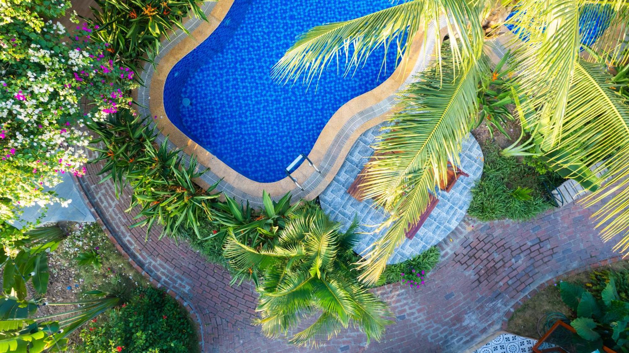 Rosa Garden Hotel นิญบิ่ญ ภายนอก รูปภาพ