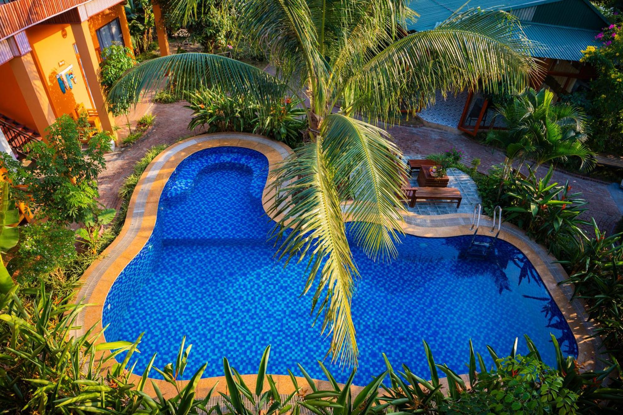 Rosa Garden Hotel นิญบิ่ญ ภายนอก รูปภาพ