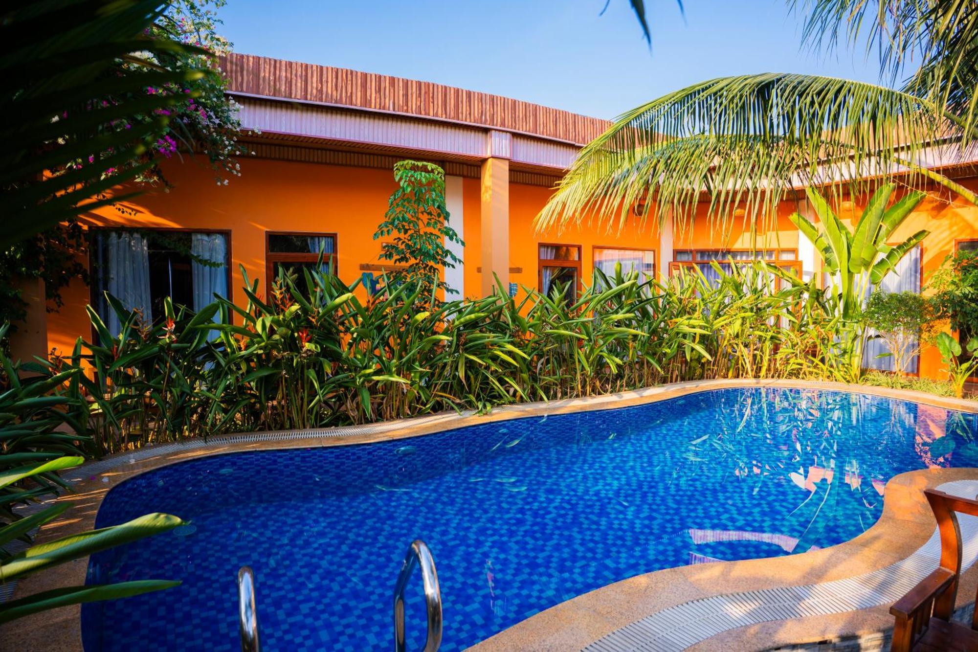 Rosa Garden Hotel นิญบิ่ญ ภายนอก รูปภาพ
