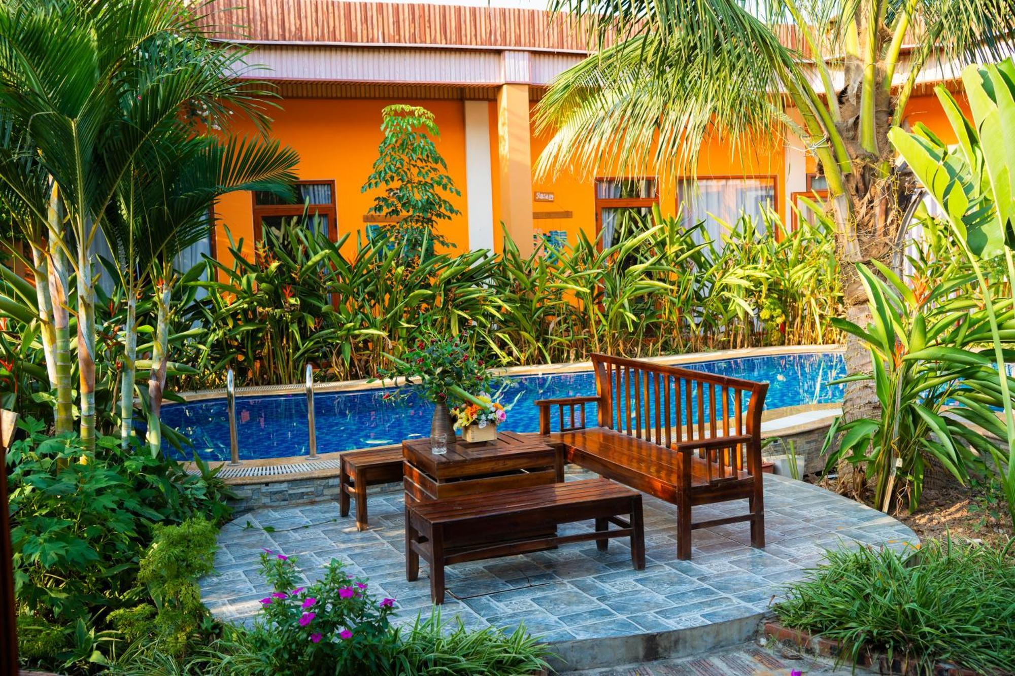 Rosa Garden Hotel นิญบิ่ญ ภายนอก รูปภาพ