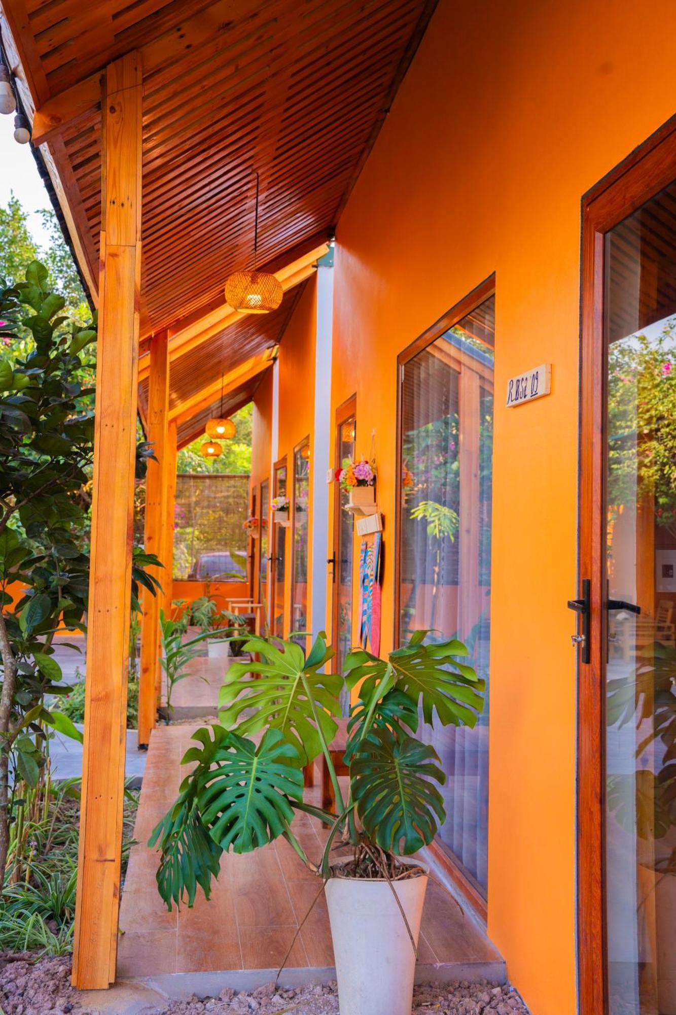 Rosa Garden Hotel นิญบิ่ญ ภายนอก รูปภาพ