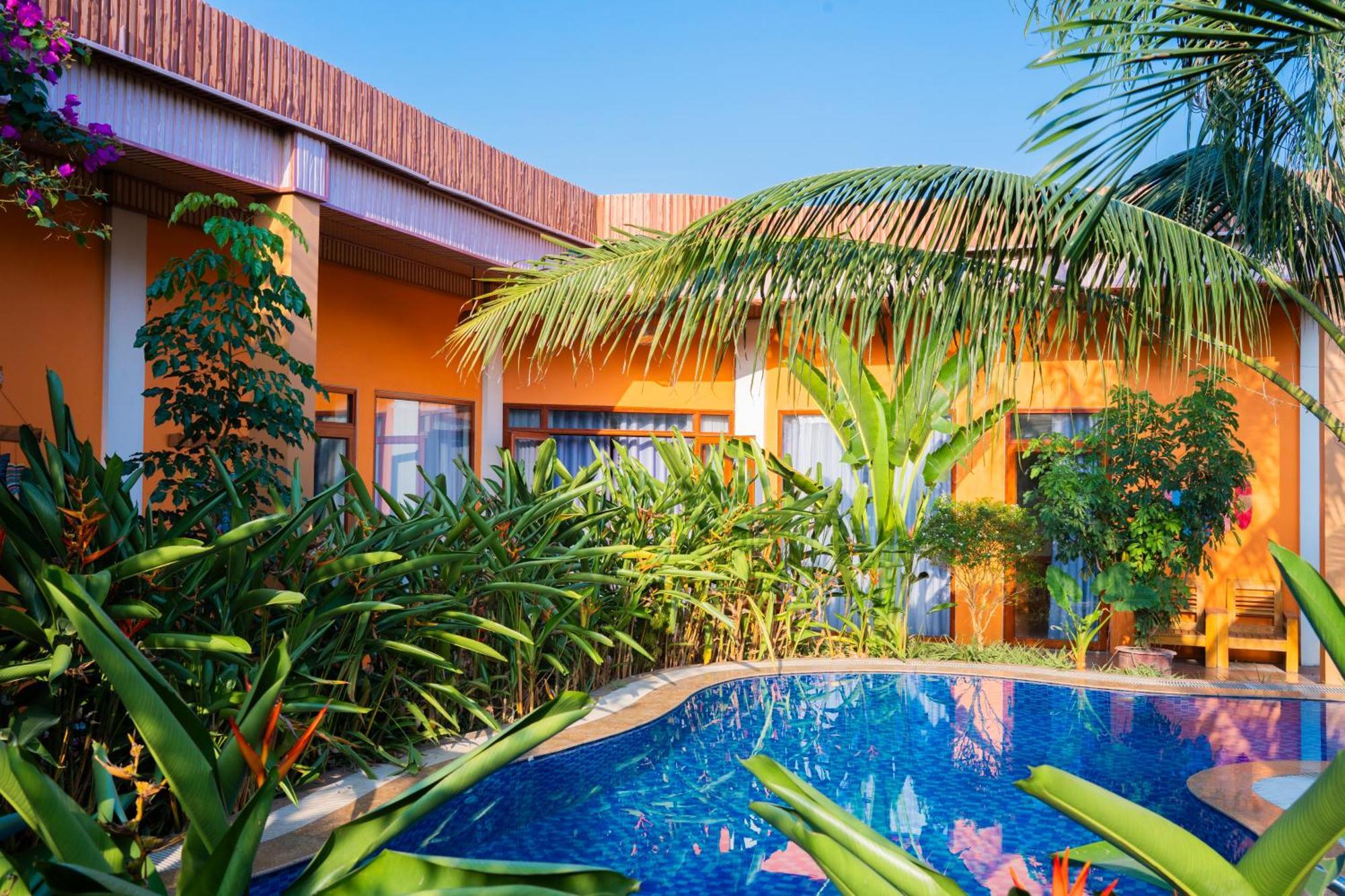 Rosa Garden Hotel นิญบิ่ญ ภายนอก รูปภาพ