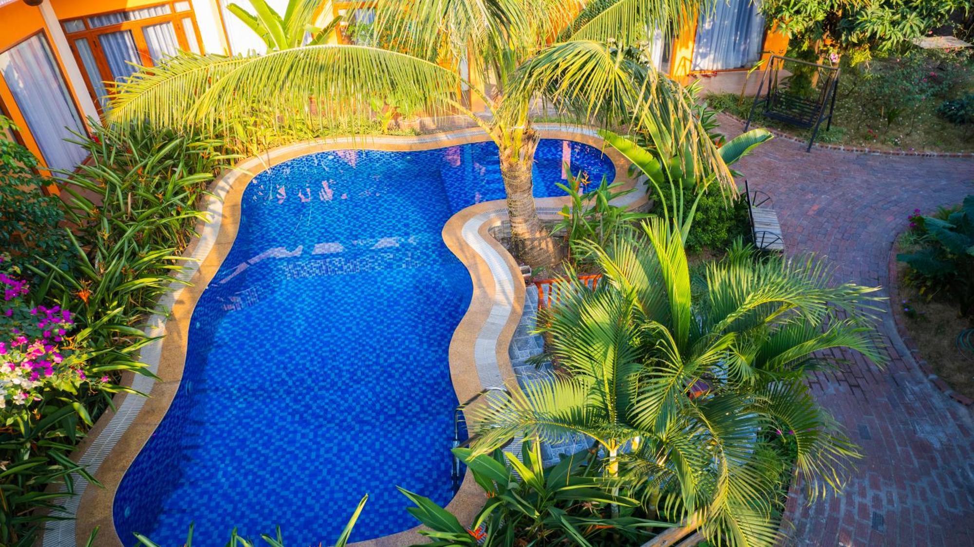 Rosa Garden Hotel นิญบิ่ญ ภายนอก รูปภาพ