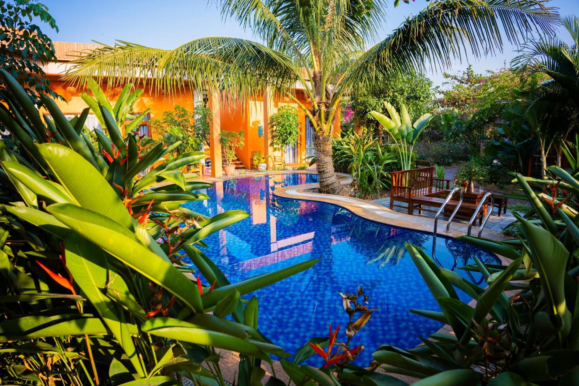 Rosa Garden Hotel นิญบิ่ญ ภายนอก รูปภาพ